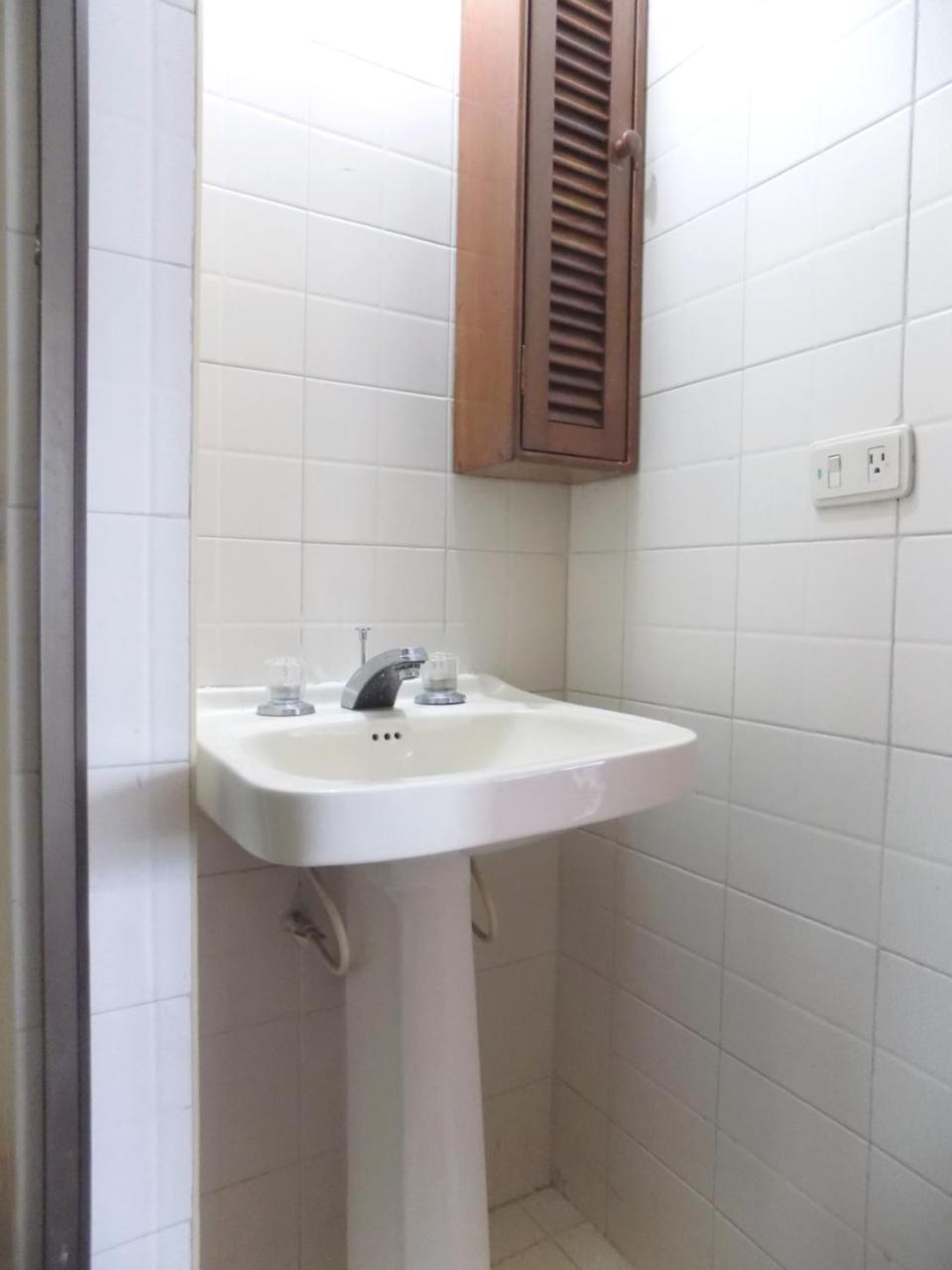 Room And Private Bathroom At Chapinero Alto Bogota Exterior photo